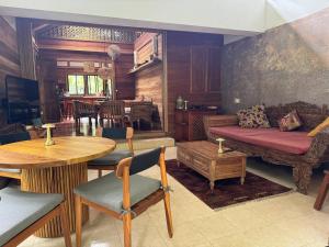 Casa Luminosa - Jungle Pool Villa near the beach