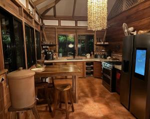 Casa Luminosa - Jungle Pool Villa with infinity spa