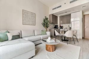 Free housekeeping visits during your stay - StayShort - Sleeps 4 Modern 1BR at Azizi Riviera 47