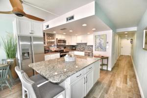 1008 Waters Edge Resort condo