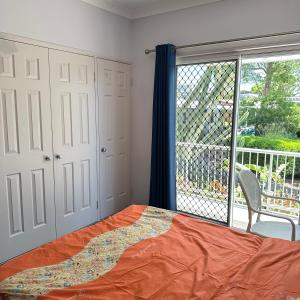 Cozy rooms 1,2,3 in Manly West house