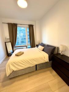 5 mins to Midtown Central New Luxury Corner 2b2b Apt with Amazing City View