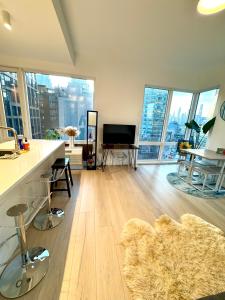 5 mins to Midtown Central New Luxury Corner 2b2b Apt with Amazing City View