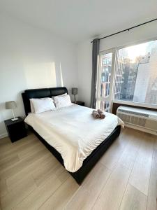 5 mins to Midtown Central New Luxury Corner 2b2b Apt with Amazing City View