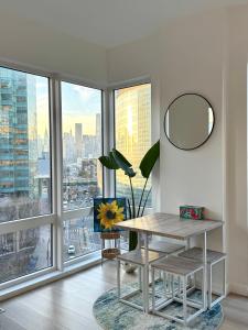 5 mins to Midtown Central New Luxury Corner 2b2b Apt with Amazing City View