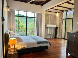 Gaze 2: Modern Tropical Seaview Villa
