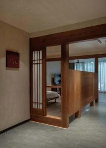 Zen House - One Bedroom Apartments with Bathtub