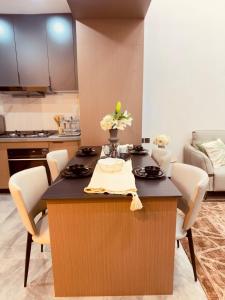 Luxury 1BR Skyline & Ocean View Oysterbays Finest