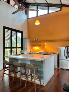Gaze: Entire Modern Tropical Seaview Villa