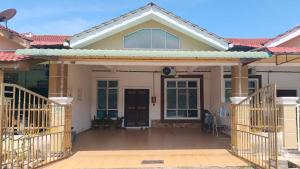 Al-Una Homestay