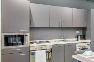 Free housekeeping visits during your stay - StayShort - Iconic JBR Studio Walk Everywhere