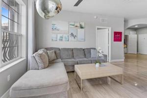 4102 Stylish 3-Bedroom Apartment at Vista Cay 304