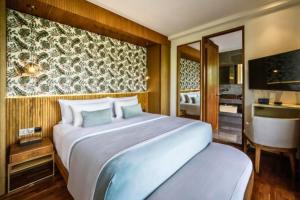 Leona Comfortable Sky 1 BR Private Pool Villa With Forest View