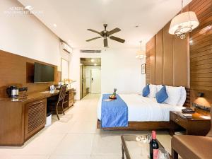 Acron Waterfront Resort