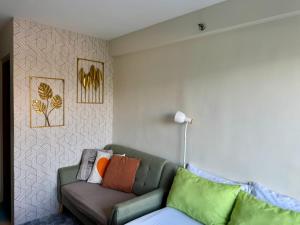 Unit 28 Mountain View Studio by Ems