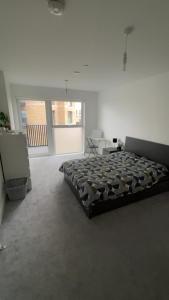 Beautiful one bedroom full flat with balcony