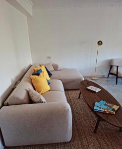 Elegant and comfortable 3 room, beach & transport within walking distance