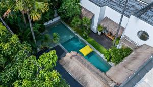 Villa Micasa - Tropical Oasis 4BR Villa with Private Pool, Perfect for Big Groups, 12 Minutes to the Beach