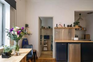 Beachfront Bondi Studio with Aircon