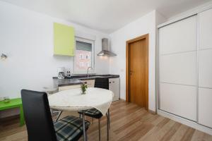 Lichtdurchflutetes Studio-Apartment nur 500 Meter zum Strand mit Grillbereich