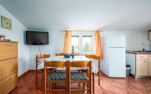 Helles Apartment nur 250 Meter zum Strand mit Grill, Parkplatz, Waschmaschine