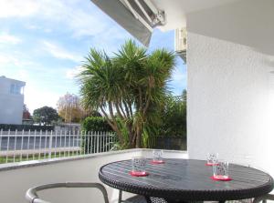 Charmantes Apartment nur 300 Meter zum Strand mit WiFi, Klima, Privatparkplatz
