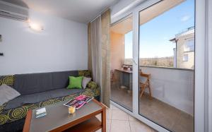 Perfektes Apartment zum Tennis spielen und nur 200 Meter zum Strand