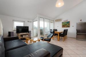 Bezauberndes Apartment nur 200 Meter zum Strand, ideal für ATP-Turnier