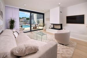 Beeindruckende Villa mit Privatpool, Whirlpool, BBQ - Hund willkommen