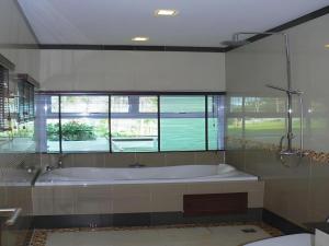 Grand Hill Residence