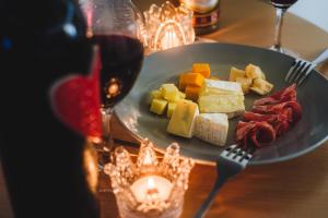 Comfy Stay Tokiwadai 2minute walk from Tokiwadai Station Ikebukuro 9min Shinjuku 14min Shibuya 18min Max 4guests Many restaurants nearby hot spring Shrine nearby