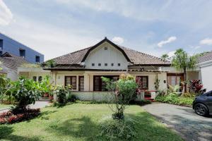 Urbanview Rumah Ebo Dago Bandung