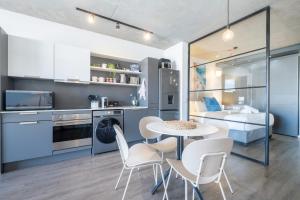 509 Wex - Modern Studio with Parking
