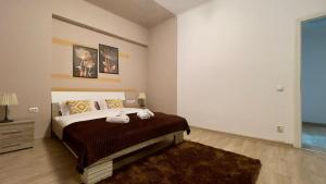 Modern Apartment with Balcony