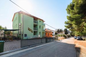 Cozy Apartment nur 280 Meter zum Strand mit Garten, Klima, WiFi