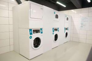 Modern & Stylish City Stay for 4 with Double Parking