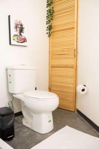 Modern & Stylish City Stay for 4 with Double Parking