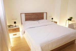 Modern 3BR Apartment with private garden