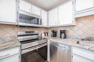 Phoenix VIII 8705 condo