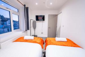 Cosy 2BR Flat Steps from Cardiff Pubs & Town