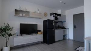 Brand New 1 Bedroom Seaview Condo (BWC)