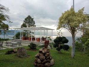 Hotel Patra Parapat
