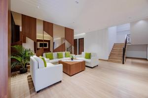 Urbanview Hotel Yampi TB Simatupang