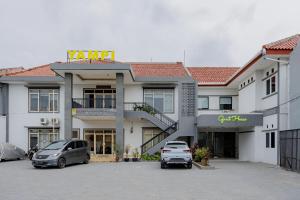 Urbanview Hotel Yampi TB Simatupang