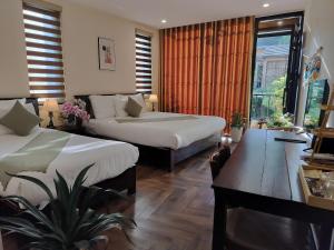 Catba Garden Camellia