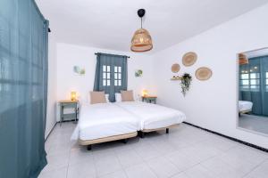 Casa Atassara - 500m to the Beach, Ping-Pong and Foosball By Lanzarote Vacation Homes