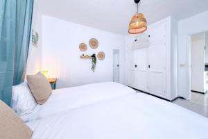 Casa Atassara - 500m to the Beach, Ping-Pong and Foosball By Lanzarote Vacation Homes