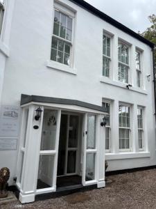 The Lawns Guest House