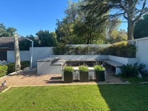 Modern 1 Bedroom Apartment Perfect For Short Stay in Sandton, Johannesburg