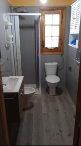 Villetta vista mare con piscina, giardino e parcheggio privato